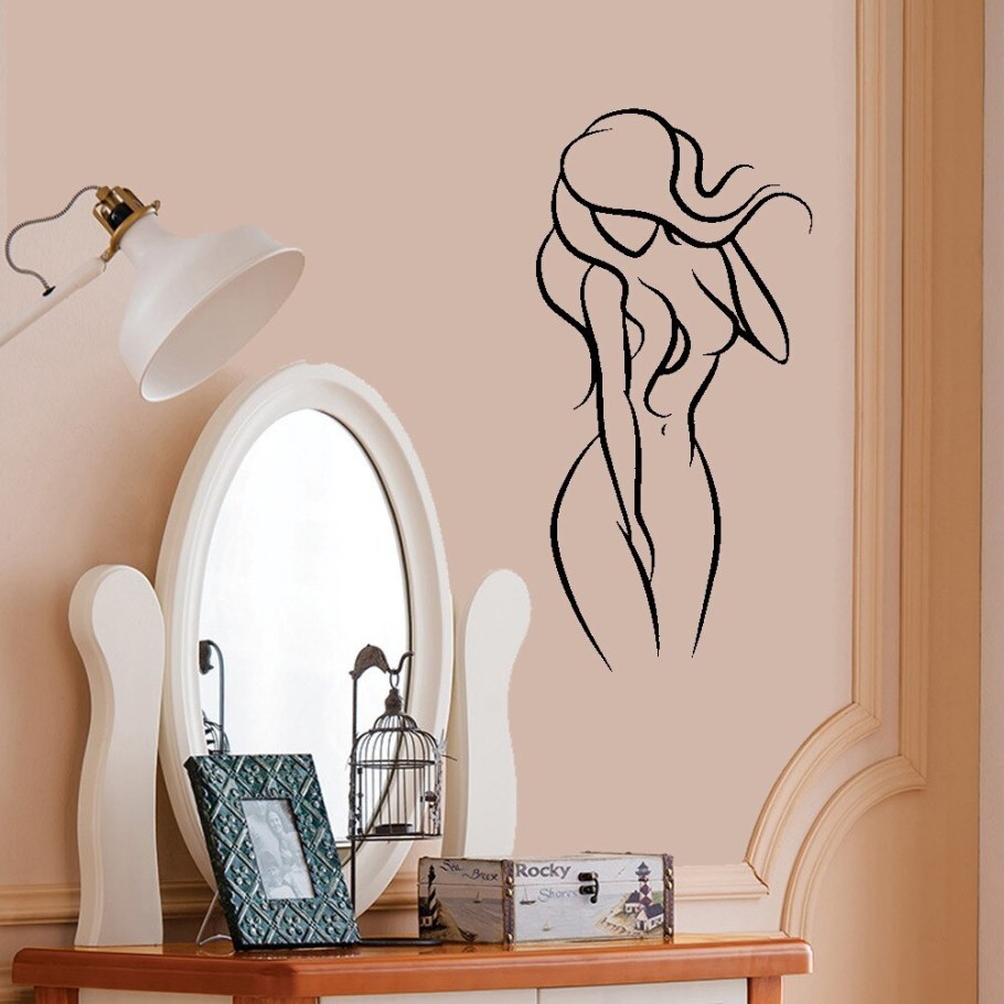 Рисунок на стене женскую комната