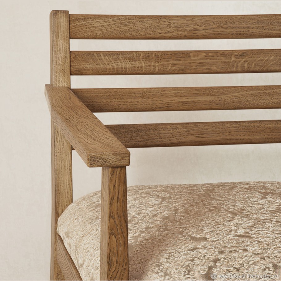 Стул со спинкой и подлокотниками из дерева