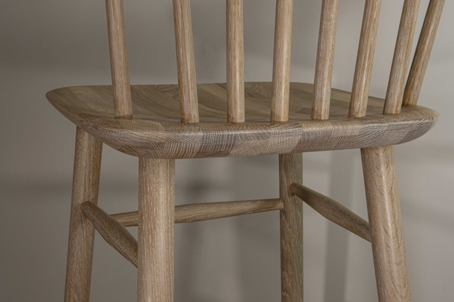 Барный стул из дуба