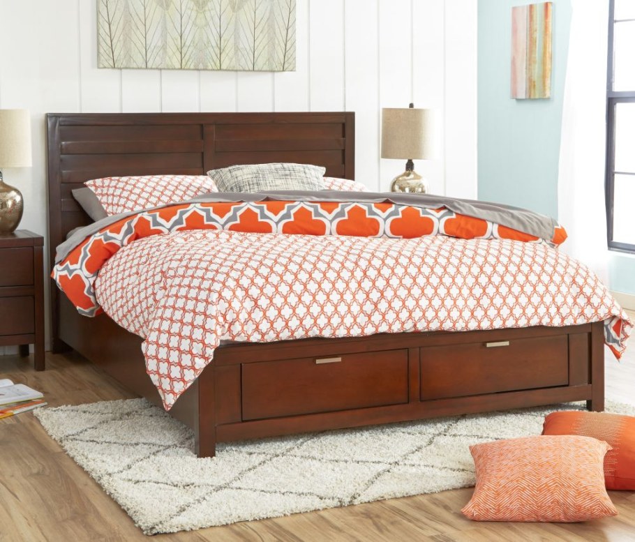 Двуспальная кровать