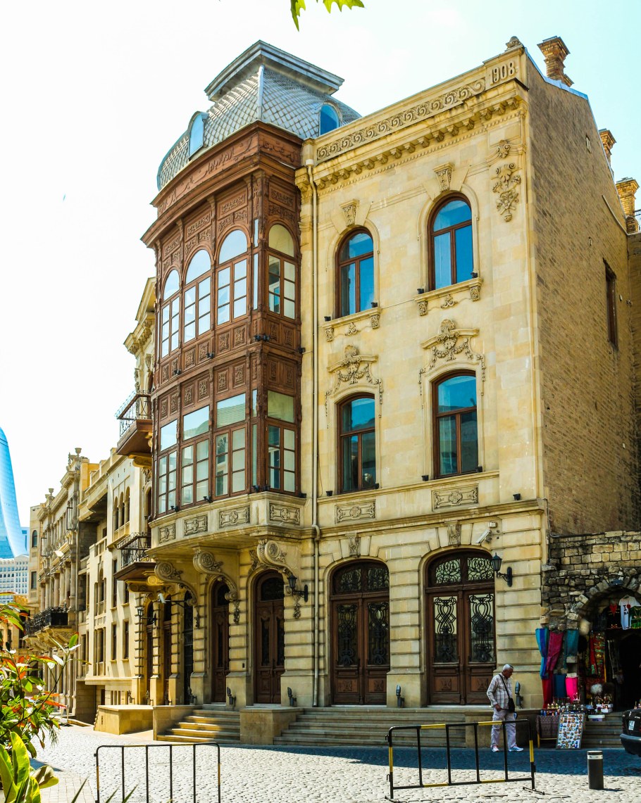 Улица бёюк Гала