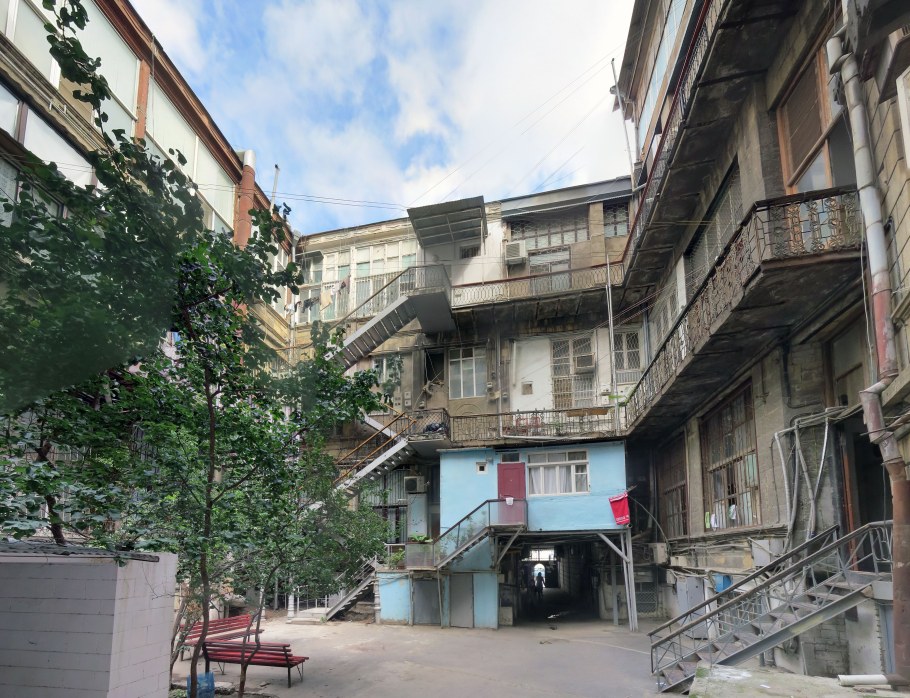 Баку Монтино дворы