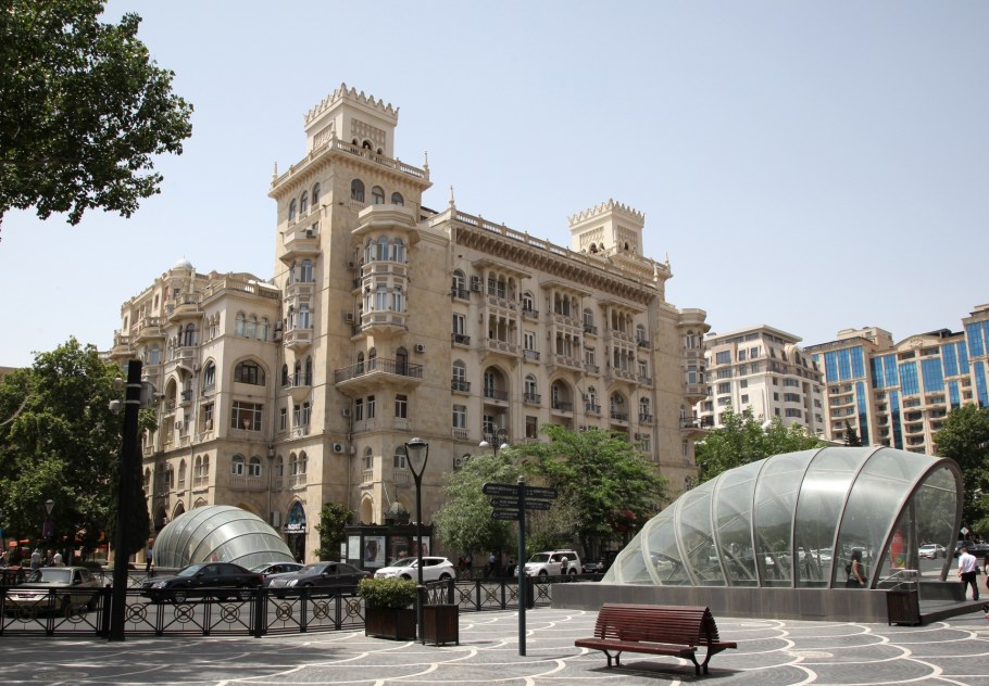 Баку торговая улица