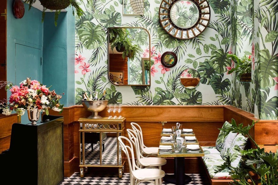 Кафе в тропическом стиле
