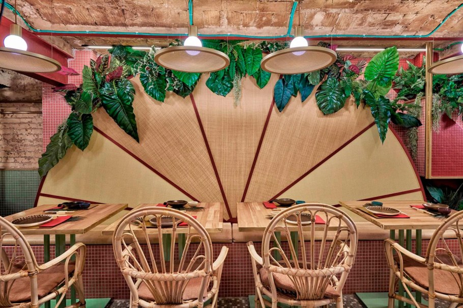 Кафе в тропическом стиле
