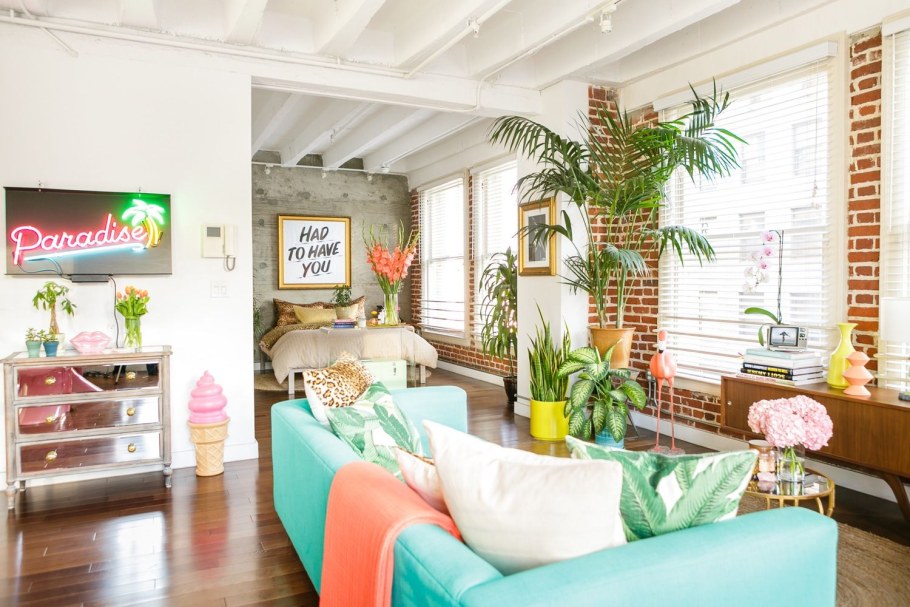 Сочный тропический интерьер