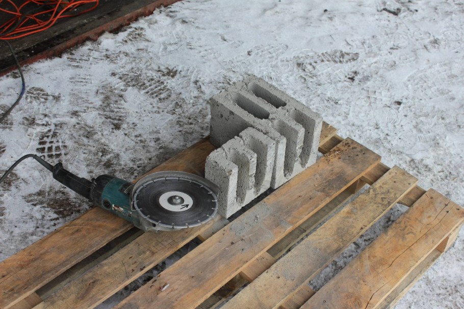 Резка бетонных блоков
