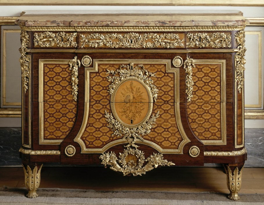 Жан-Анри Ризенер комод