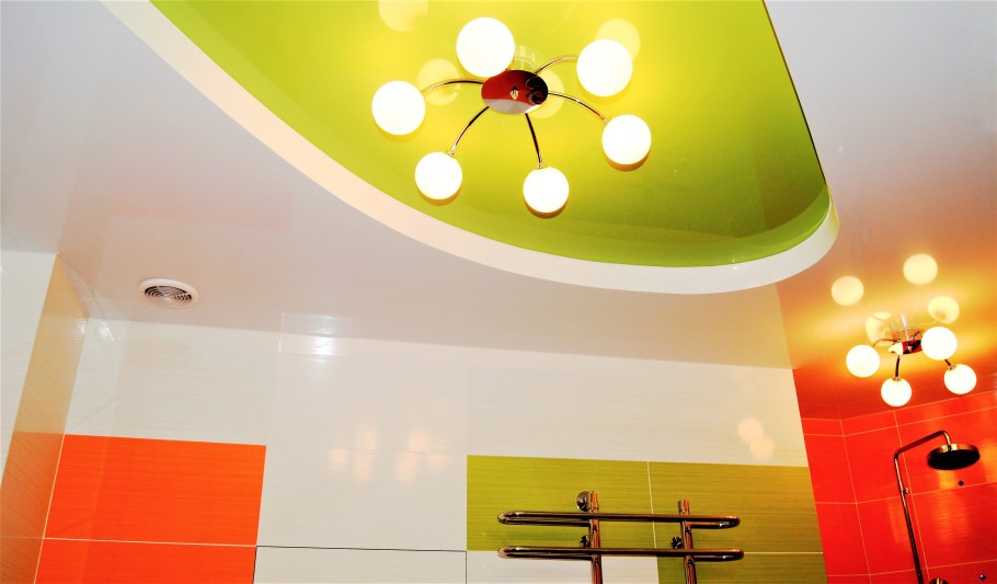 Многоуровневый потолок в ванной