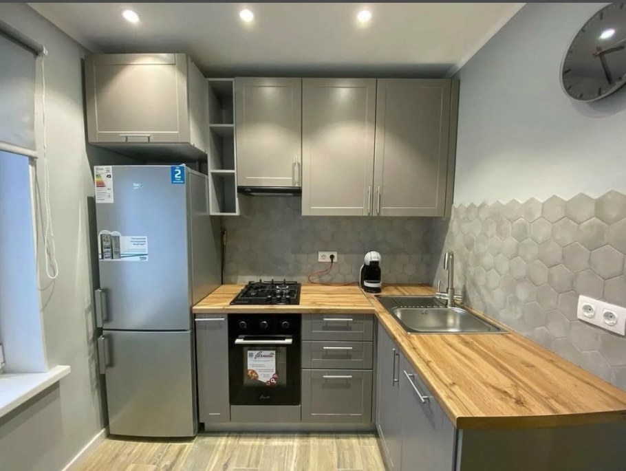 Серая кухня хрущевка