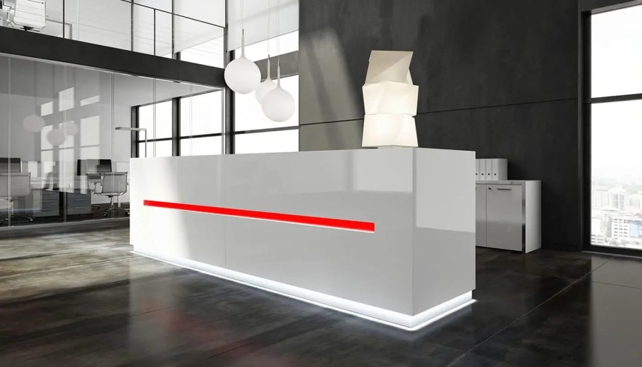 Белый глянцевый ресепшн