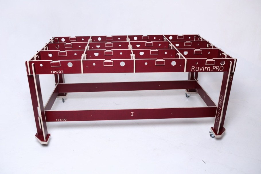 Ячеистый стол Рувим