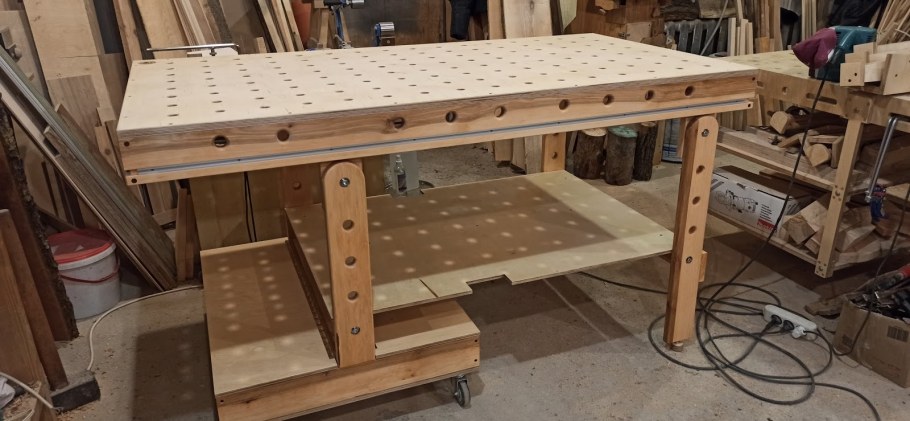 Универсальный верстак "три в одном"