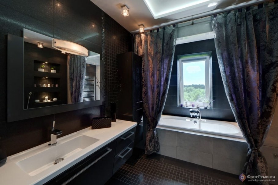 Ванна в темных тонах в частном доме