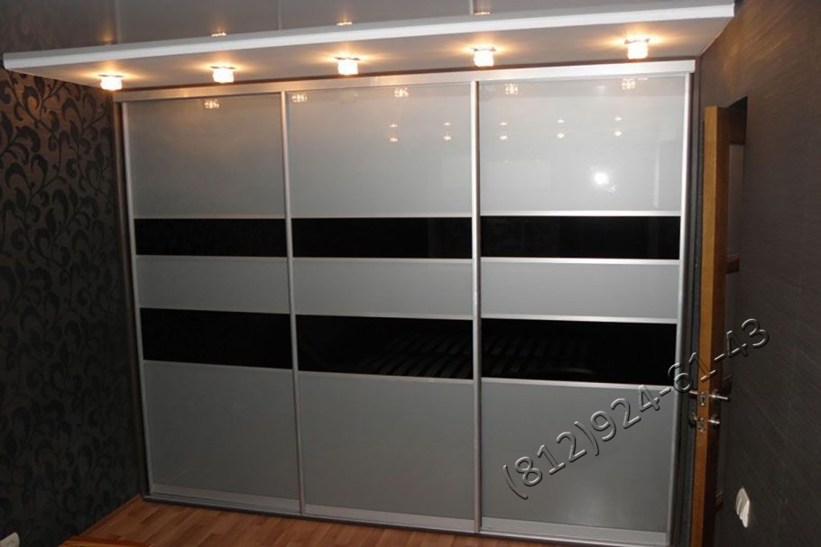 Шкафы-купе с лакобелем