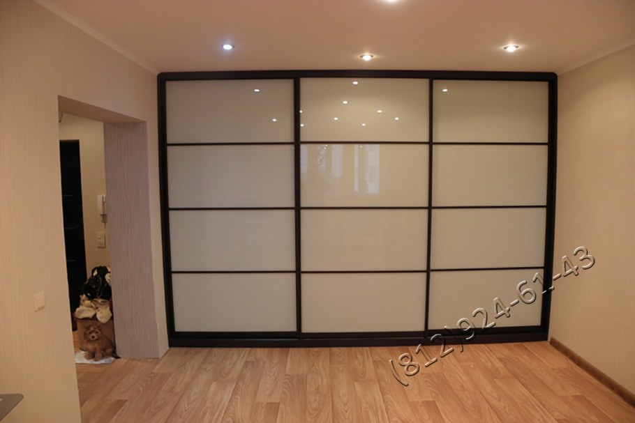 Шкаф купе три двери лакобель