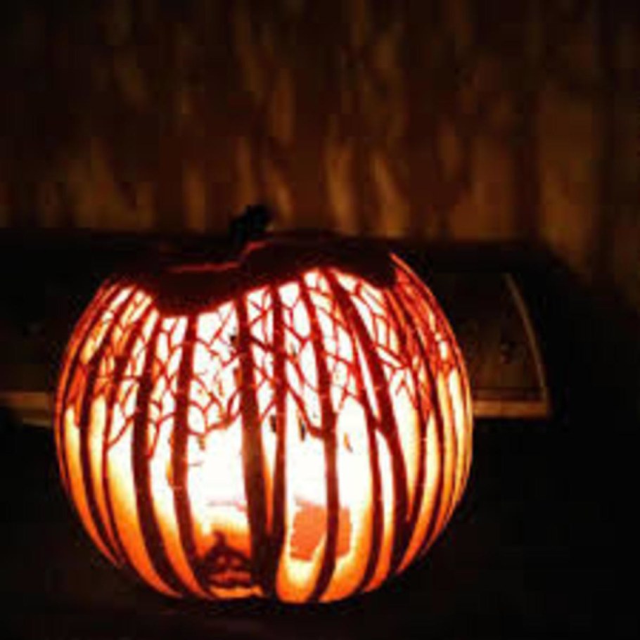 Фонарь из тыквы на Хэллоуин