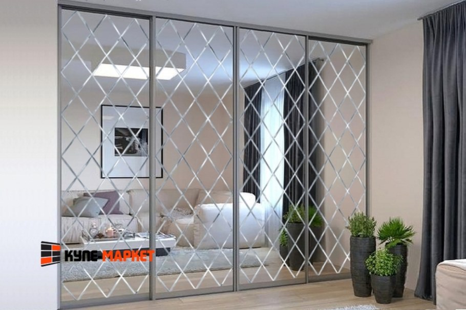 Дверь купе с зеркало серебро с алмазной гравировкой