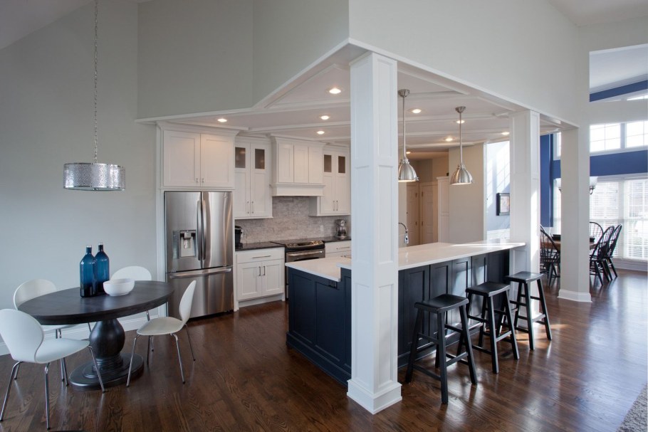 Кухонный остров с несущей колонной