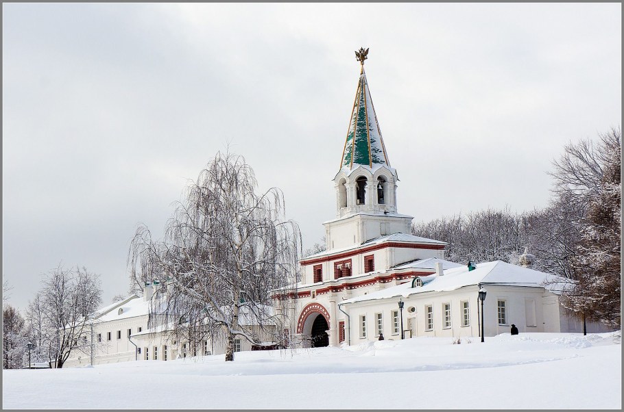 Коломенское ворота Государева двора