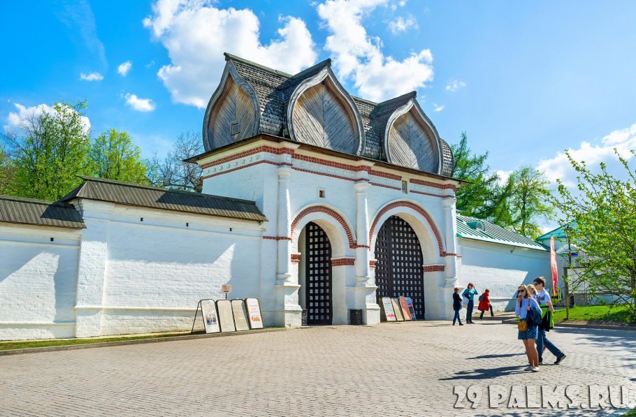 Коломенское Спасские ворота ночь