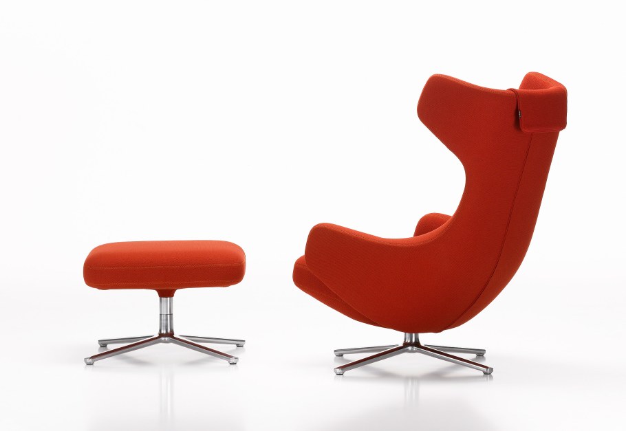 Vitra Grand repos Lounge Chair and Ottoman