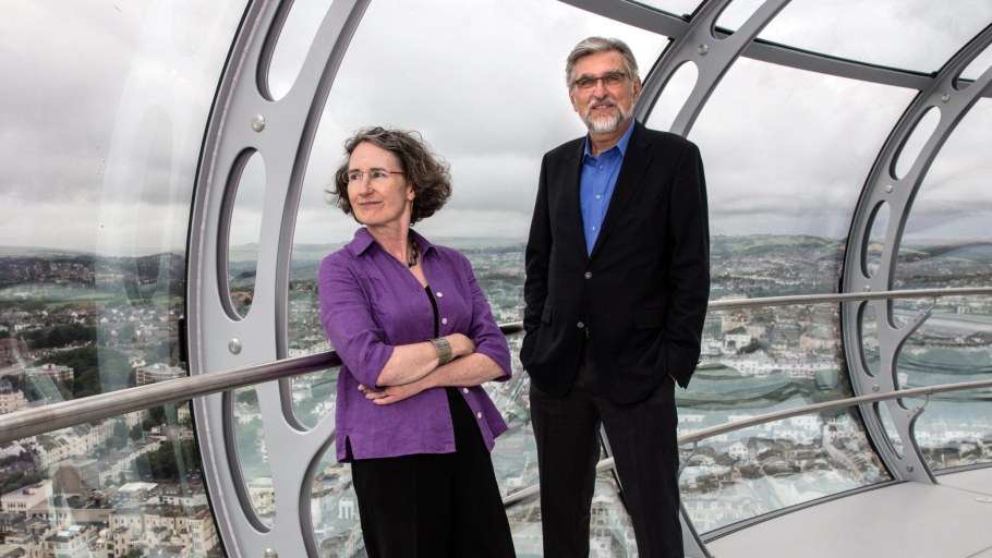 Супруги-Архитекторы Дэвид Маркс и Джулия Барфилд.