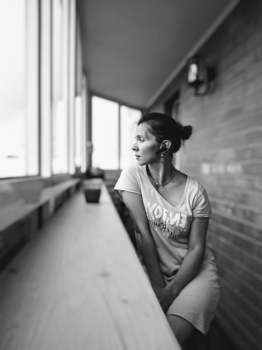 Без обещаний жизнь печальней дождливой ночи без огня