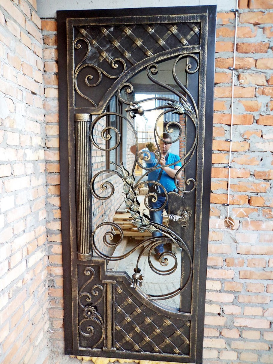 Кованые элементы для дверей
