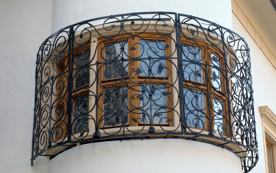 Решетки на сводах крыш