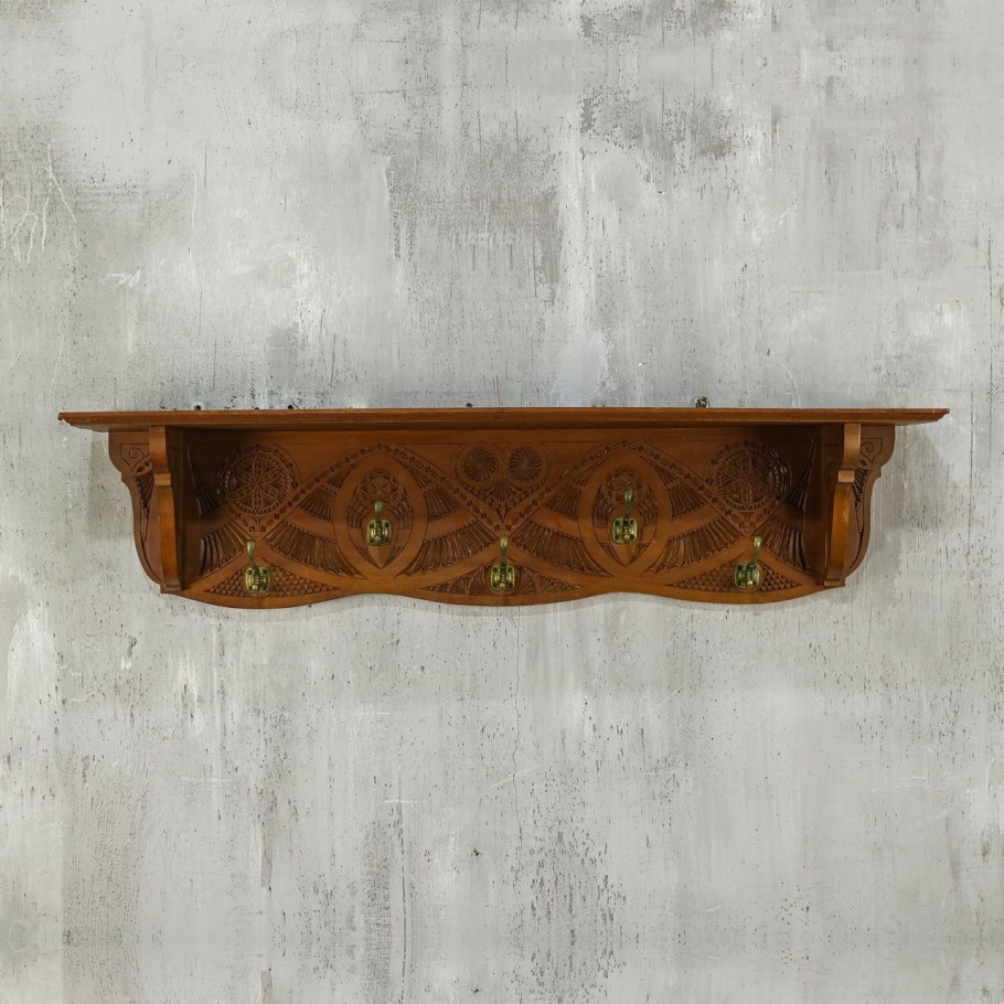 Старинные настенные вешалки