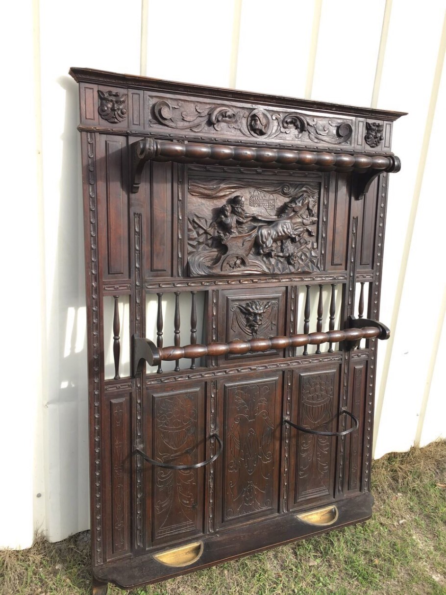 Антикварная прихожая