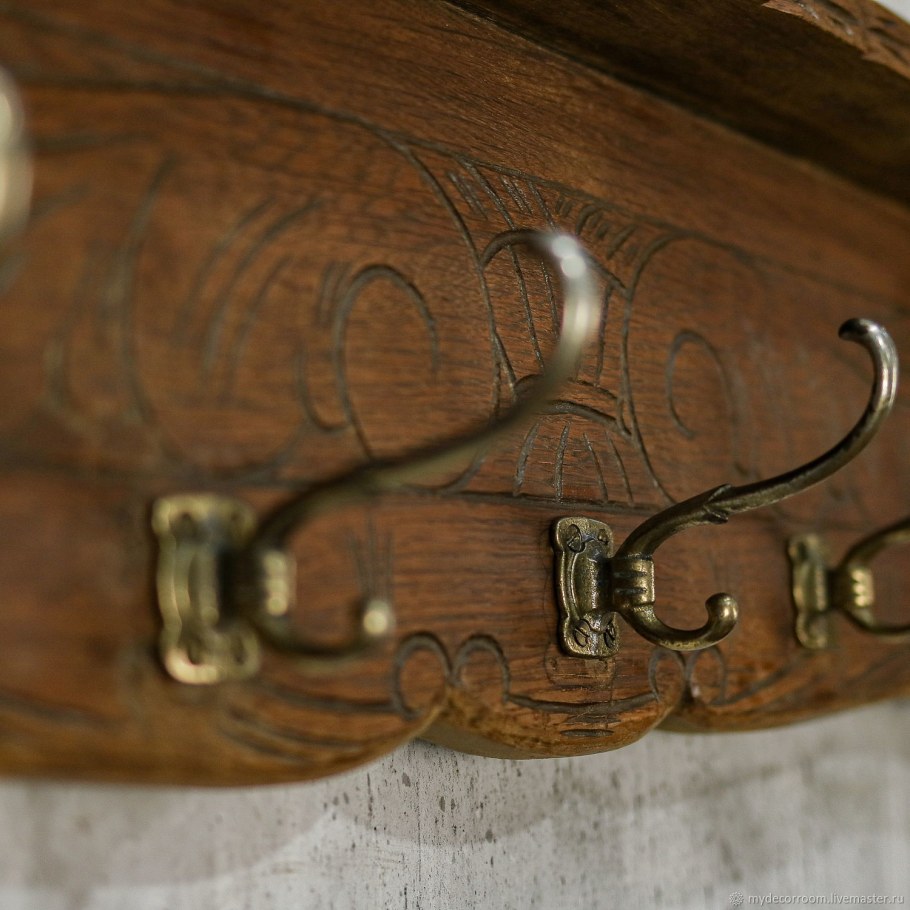 Старинная вешалка в прихожую