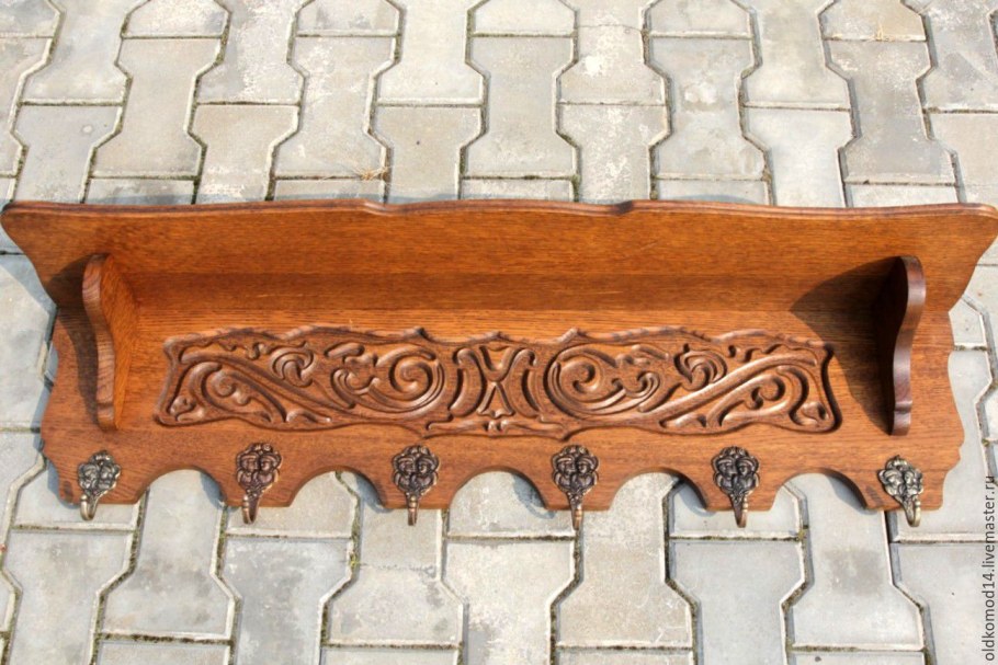 Антикварная настенная вешалка