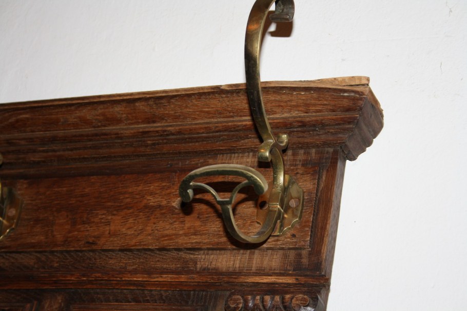 Старинная дубовая вешалка-прихожая