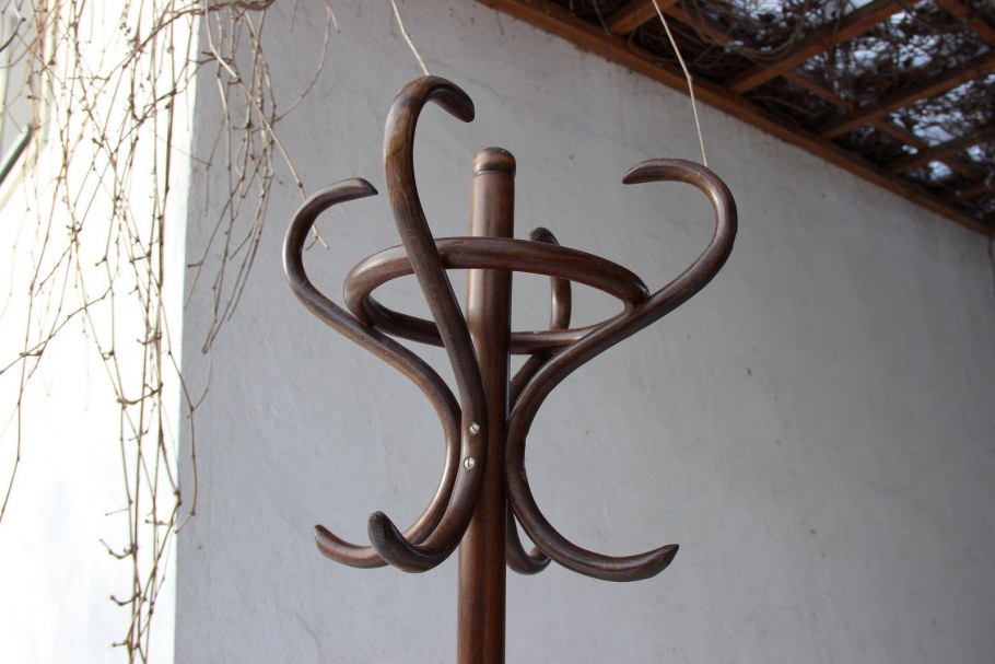 Антикварная вешалка Thonet