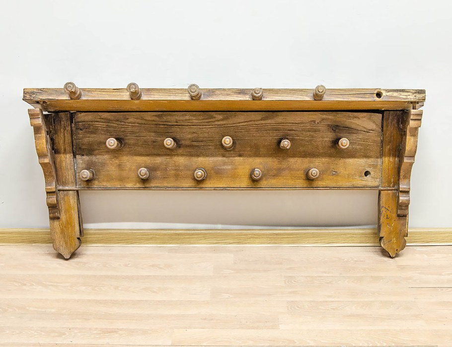 Старинные вешалки для одежды