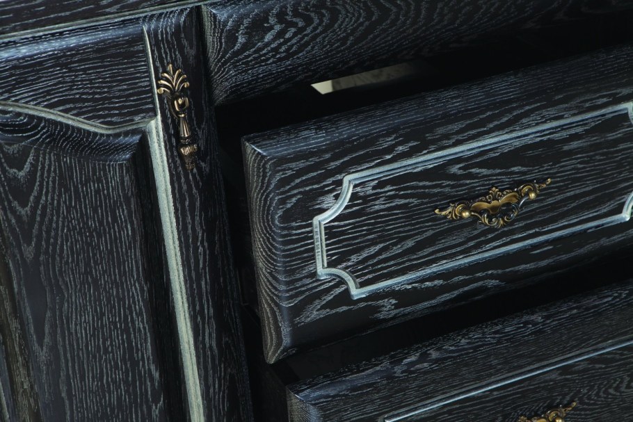 Дуб черный патина серебро