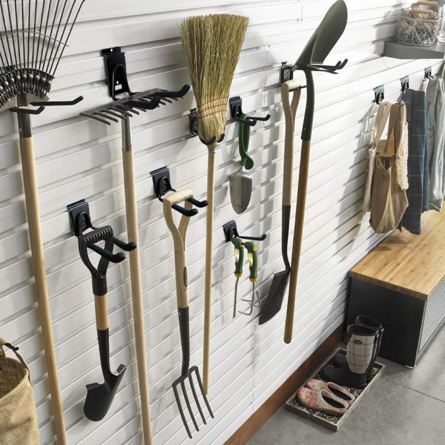 Полка для лопат