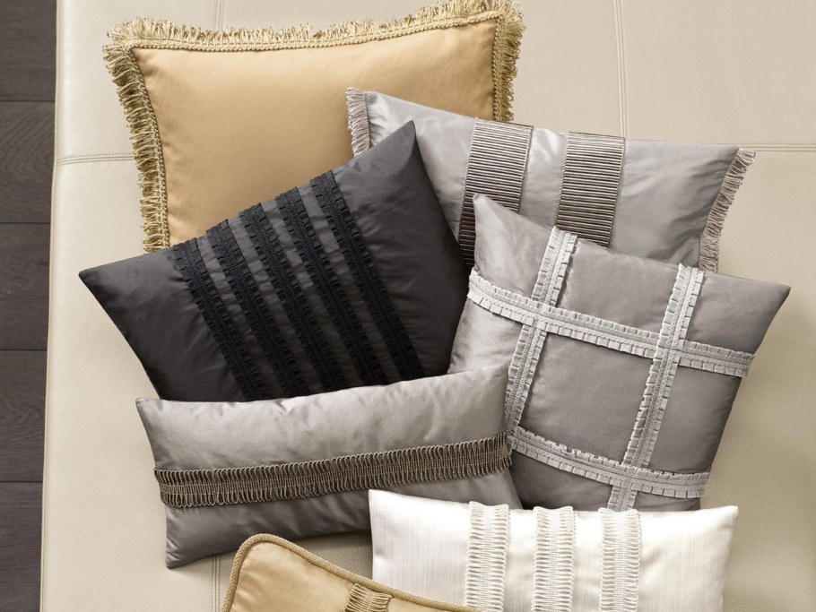 Подушки Dedar