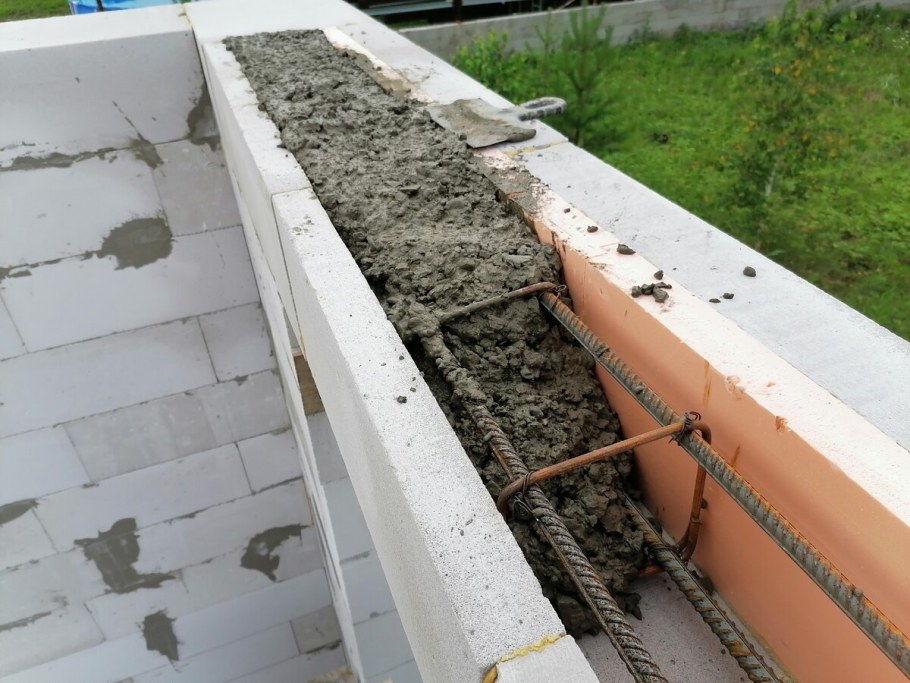 Армопояс монолитом с перемычками