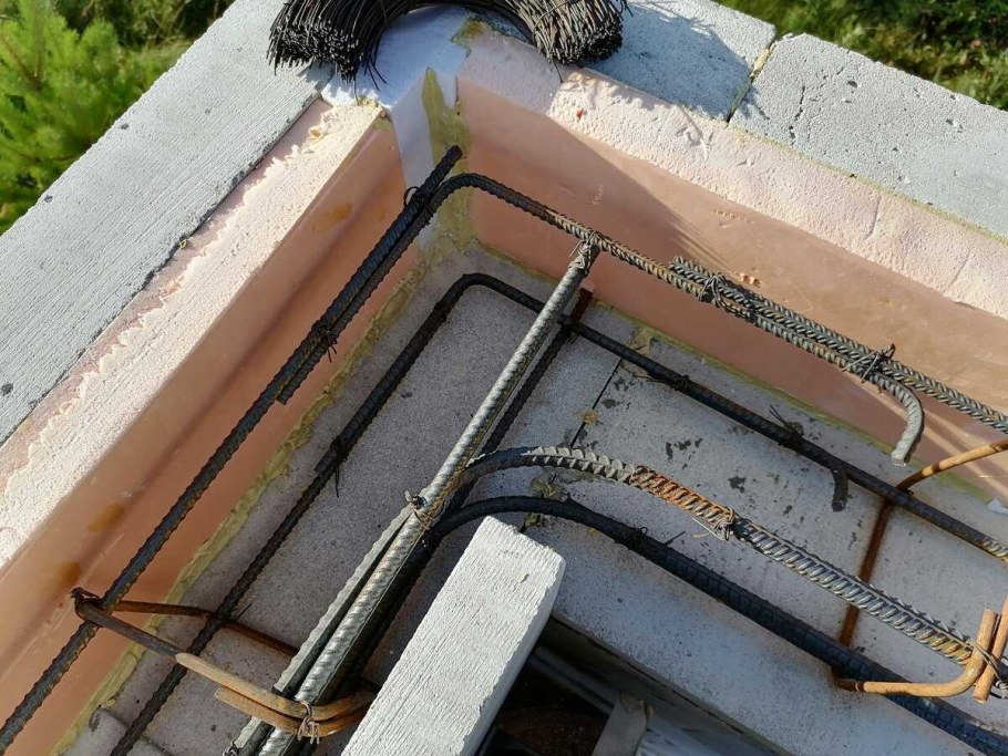 U-блок армопояс арматура