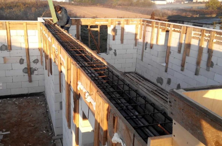 Ригель сейсмопояс