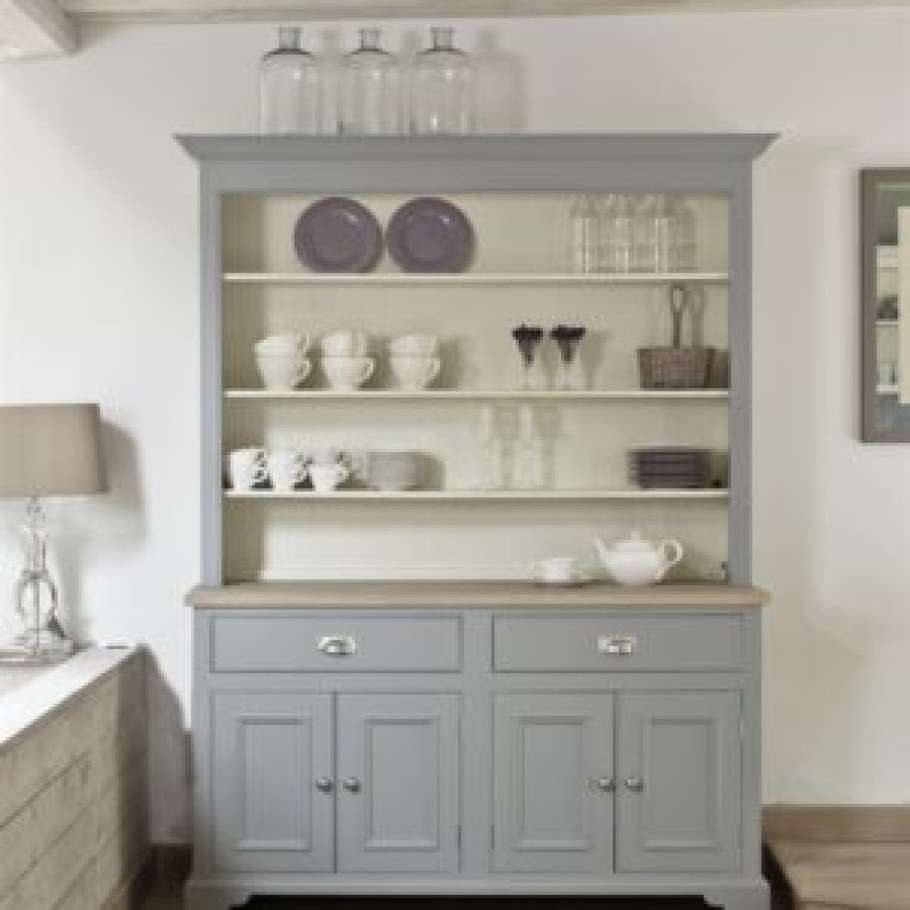 Буфет в стиле Прованс без верхних шкафов