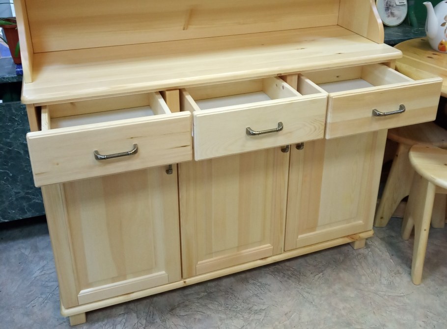 Кухня из массива сосны неокрашенный