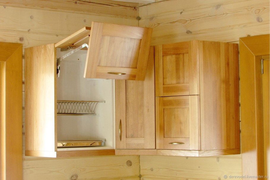 Фасады для кухни из массива сосны