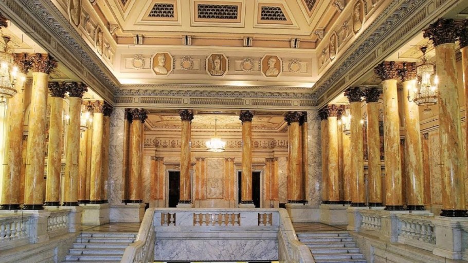 Дворец молдавский внутри