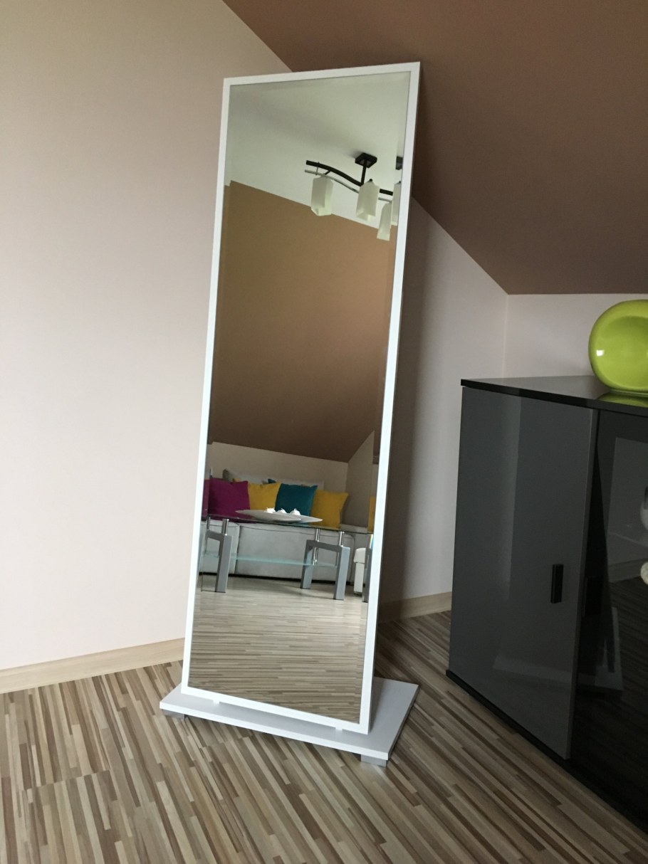 Зеркало стоячее