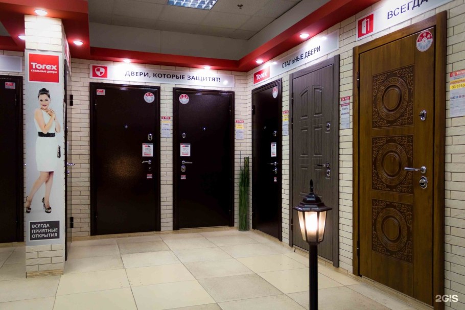 Входные двери в магазин