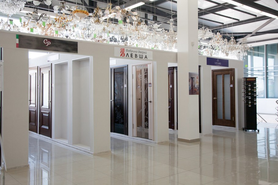 Магазин дверей